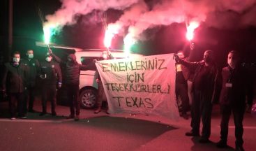 Bursaspor taraftarından polis ekiplerine meşaleli destek