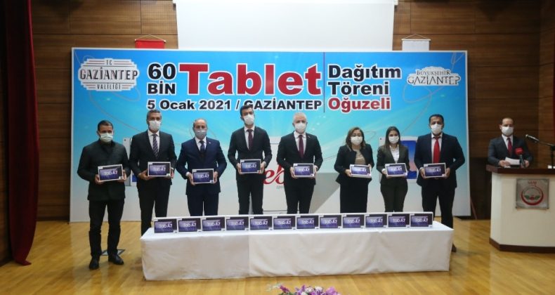 Büyükşehir tabletleri öğrencilerle buluşuyor