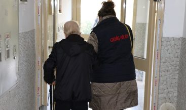 Büyükşehir verdiği hizmetler ile yaşlı ve engelli vatandaşların yanında