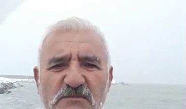 Buz adam eksi 1 derecede denize girdi, kar banyosu yaptı