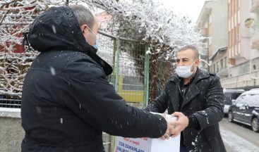 Cafe ve kıraathane sahibi esnaflara gıda yardımı