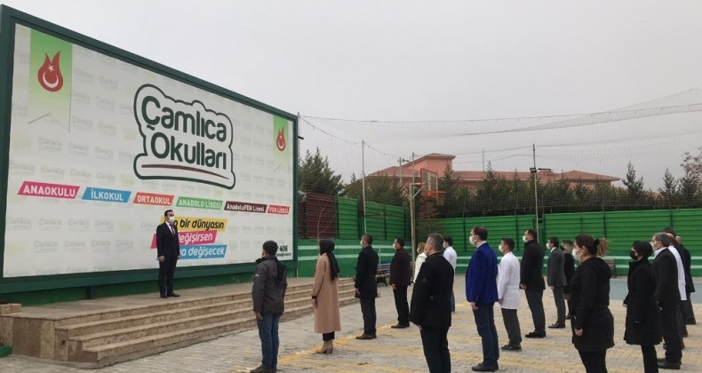 Çamlıca okullarında istiklal marşı