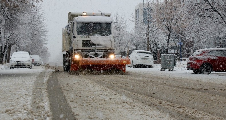 Çankaya’da karla mücadele
