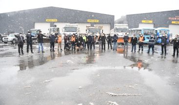 Çayırova’da karla mücadele sürüyor