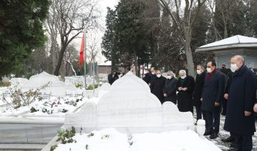 Cumhurbaşkanı Recep Tayyip Erdoğan, Prof. Dr. Necmettin Erbakan’ın kabrini ziyaret etti