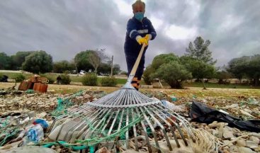 Didim’de sahil temizliği yapıldı, 1 ton çöp toplandı