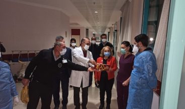 DÜ Hastanesi Başhekimi Akdağ’dan sağlık çalışanlarına yeni yıl ziyareti