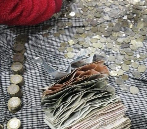 Duvardaki gizemli kumbaranın sırrı ortaya çıktı