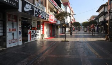 Düzce’de cadde ve sokaklar boş kaldı