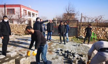 Eğil Belediyesi kırsal mahalleleri parke taşı ile döşüyor