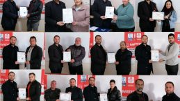 Emlak danışmanları ve galericiler belgelerini aldı