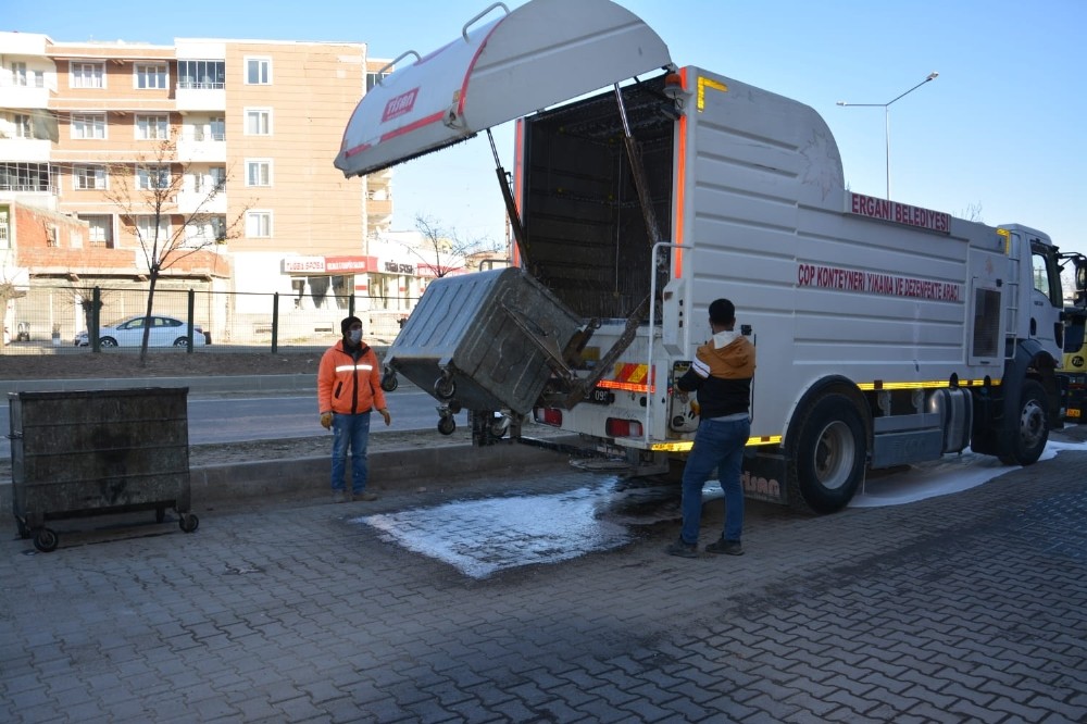 Ergani’de temizlik çalışmaları devam ediyor