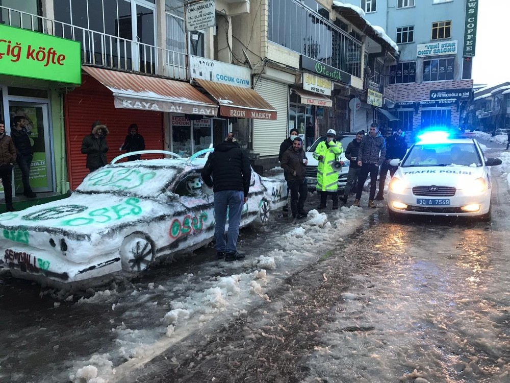 Esnaf kardan otomobil yaptı, polis ehliyet ruhsat sordu