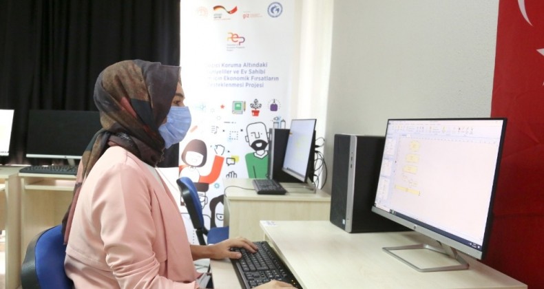 Ev hanımıyken çıktığı yolda hedefine ulaştı