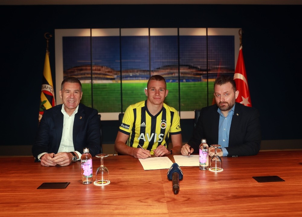 Fenerbahçe, Attila Szalai’yi kadrosuna kattı