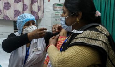 Hindistan’da Covid-19 aşısı ücretsiz olacak