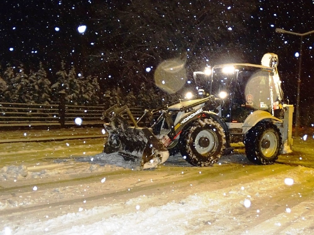 Hisarcık Belediyesi’nden karla mücadele seferberliği