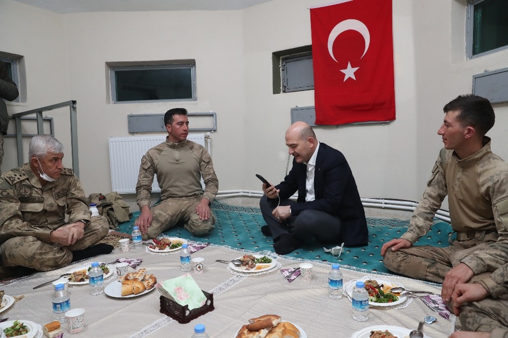 Cumhurbaşkanı Erdoğan Belbuka Kalekol Üs Bölgesindeki Askerlerin Yeni Yılını Kutladı