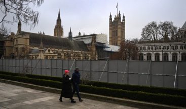 İngiltere’de son 24 saatte 53 bin 285 yeni korona vakası