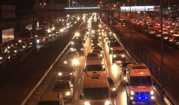 İstanbul’da mesai çıkışında trafik yoğunluğu