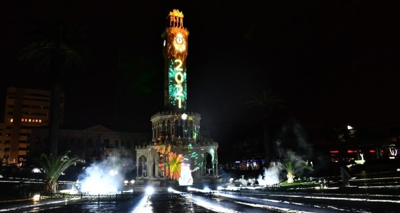 İzmir’de çevrim içi yılbaşı coşkusu