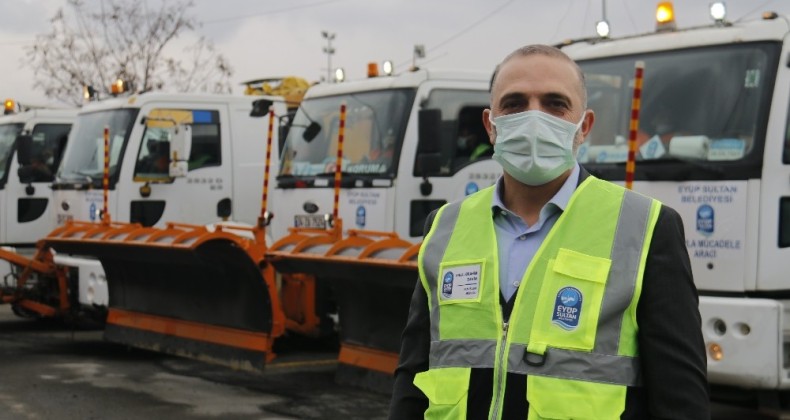 Kar yağışı İstanbul’a giriş yaptı, ekipler alarm durumuna geçti