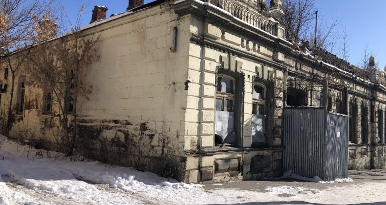 Kars’ta tarihi evler yıkılıyor