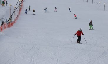 Kartalkaya’da kar kalınlığı 1 metreyi geçti