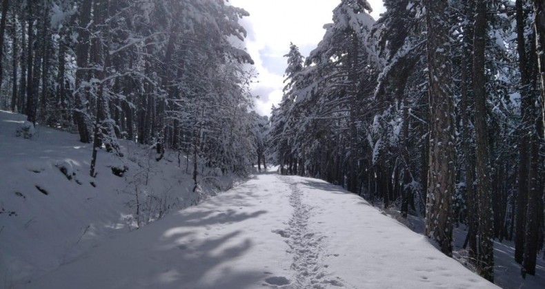 Kartpostallık görüntüler ortaya çıkan kar altındaki Kızılcahamam drone ile görüntülendi