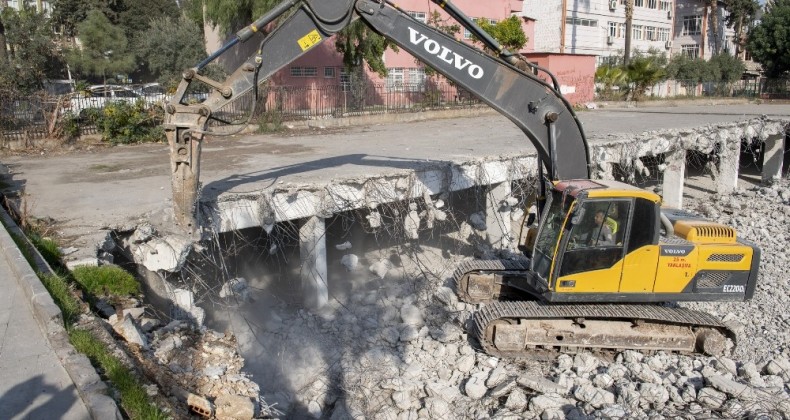 Katlı otopark çalışmaları tüm hızıyla devam ediyor