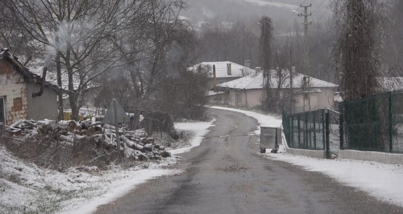 Kırklareli’ne yılın ilk karı yağdı