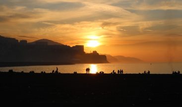 Kısıtlamada evde kalan Zonguldaklılar sahillere akın etti