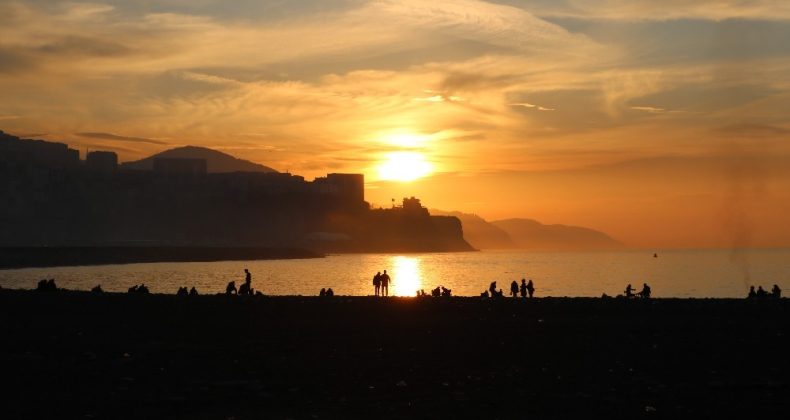 Kısıtlamada evde kalan Zonguldaklılar sahillere akın etti