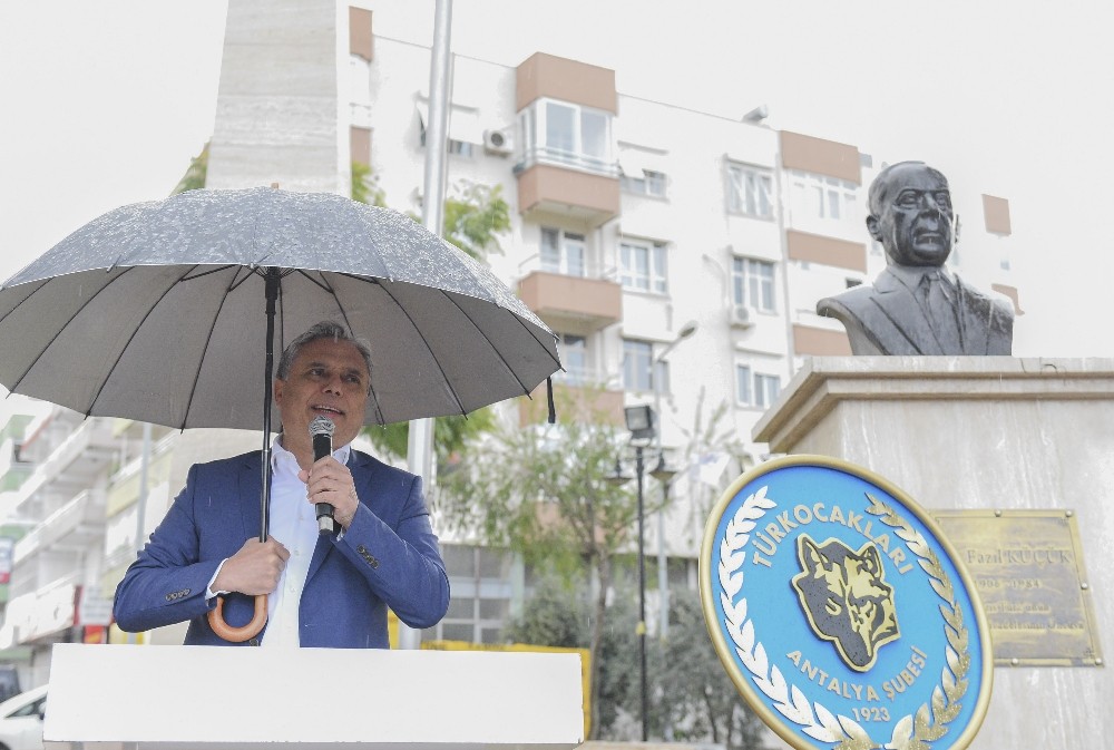KKTC Kurucu Cumhurbaşkanı Rauf Denktaş, Muratpaşa’da anıldı