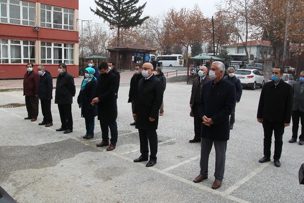 Konya’da okul bahçesinde İstiklal Marşı okundu