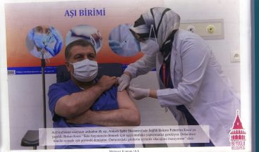 Korona virüsle mücadelenin kahramanları olan sağlık çalışanları için sergi