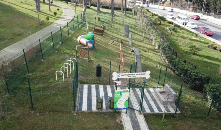 Küçükçekmece’de Köpeklere Özel Patipark