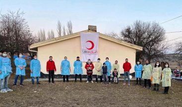 Kütahya Genç Kızılay gönüllülerinden köy okulunda bakım ve onarım çalışması