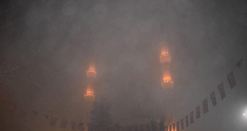 Malatya’da yoğun sis kartpostallık görüntüler oluşturdu