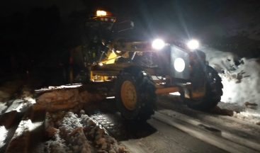 Manisa’da karla mücadele gece boyunca devam etti