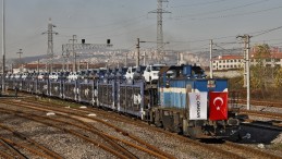 Marmaray ile deniz altından otomobil taşındı