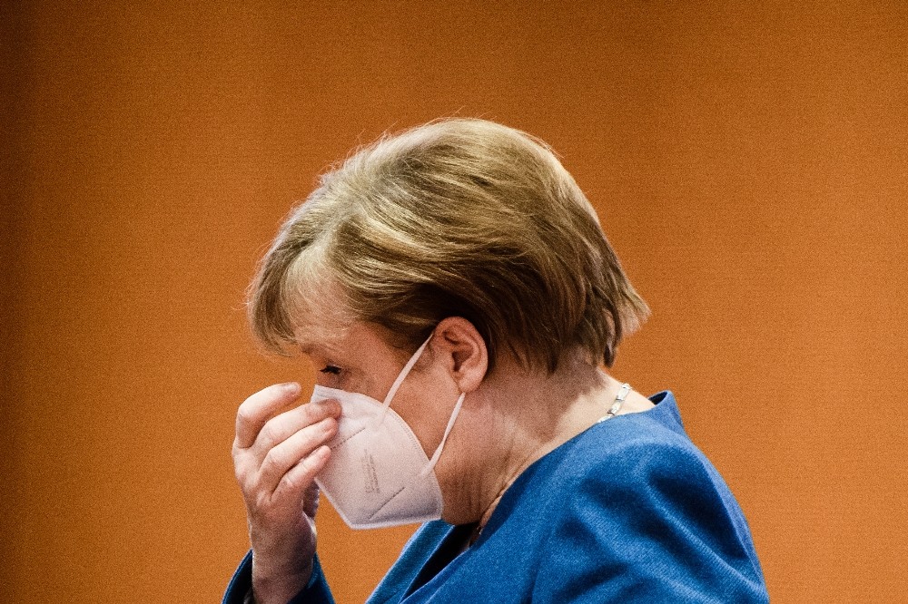Merkel’den Covid-19 yeni türüne yönelik uyarı