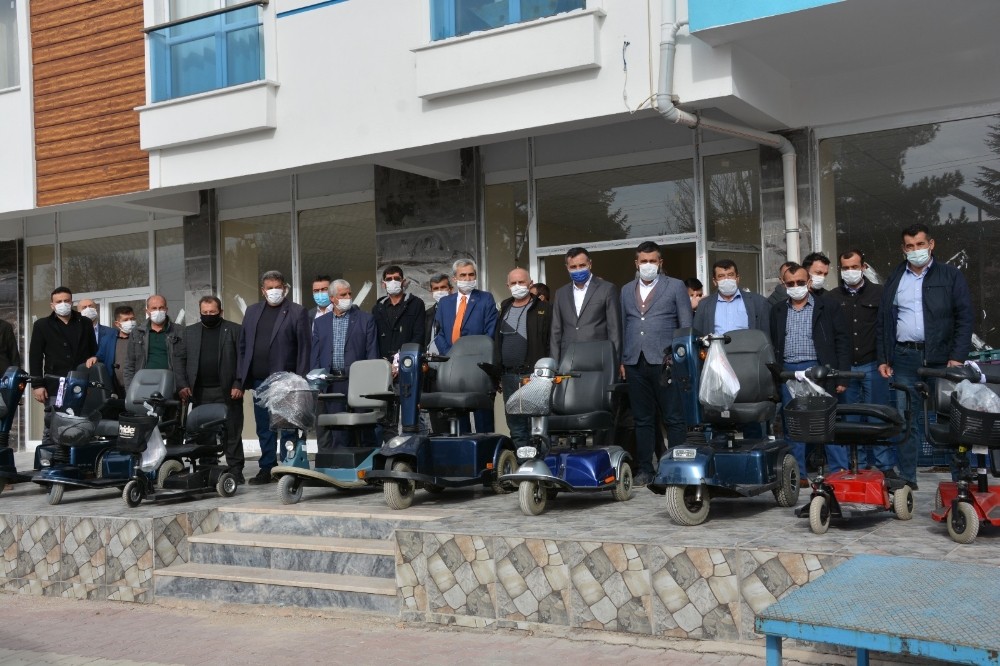 MHP Karaman İl Teşkilatından engellilere akülü araç