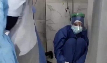 Mısır’da pandemi hastanesinde oksijen tüpü yetersizliği