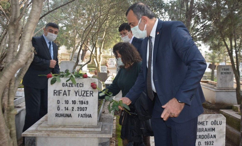 Nazillili merhum gazeteciler mezarları başında anıldı