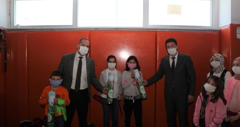 Niğde Belediye Başkanı Özdemir Okçuluk Kursunu Ziyaret Etti