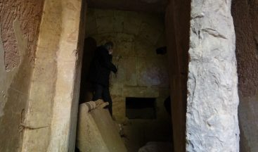 2500 yıllık mezar oda gizemini koruyor