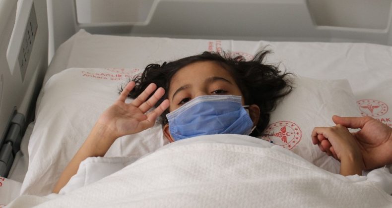 Böbrek nakli olan minik Buse’nin tek arzusu kuru fasulye yiyebilmek