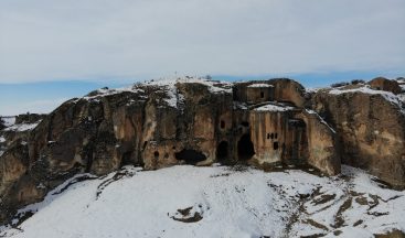 Frigya’da kayaya oyularak yapılan Ayazini Kilisesi inanç turizmine kazandırılacak