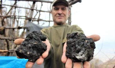 Gökten Başına Servet Düştü